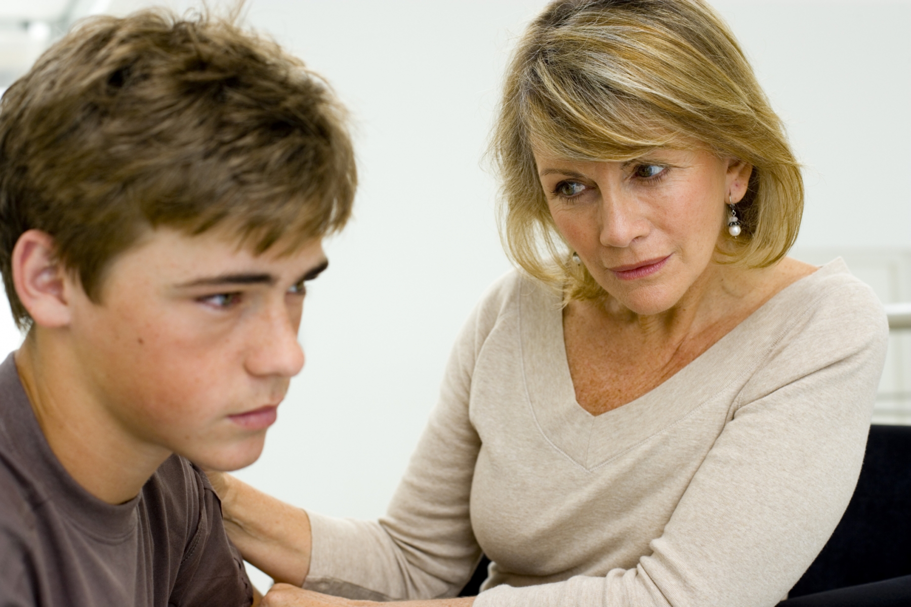 Qué papel juegan los padres y maestros en caso del Bullying