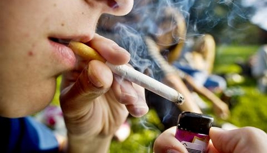 Por qué los estudiantes fuman